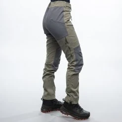 Bergans Of Norway Fjorda Trekking Hybrid W Pants Green Mud / Solid Dark Grey -Bergans Of Norway shop 1248 13118 2