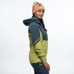 Bergans Of Norway Senja Hybrid Softshell W Jacket Green Oasis / Orion Blue -Bergans Of Norway shop 8705 21473 2