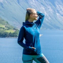 Bergans Of Norway Cecilie Wool Hood Jacket Deep Sea Blue -Bergans Of Norway shop 8824 21635 2