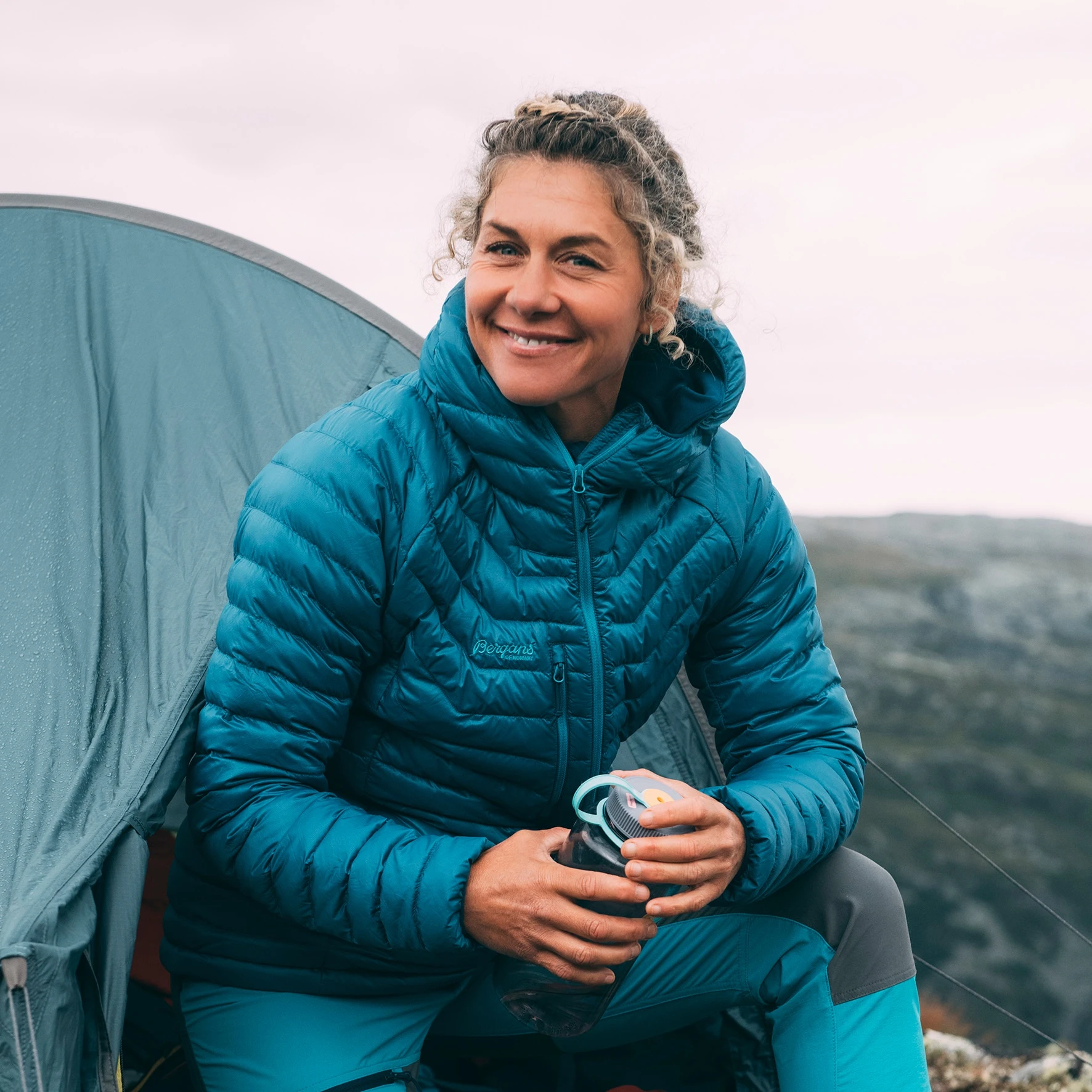 Bergans Of Norway Cecilie Down Light Anorak Deep Sea Blue / Clear Ice Blue 4 Bergans Of Norway Cecilie Down Light Anorak Deep Sea Blue / Clear Ice Blue - Bilde 2